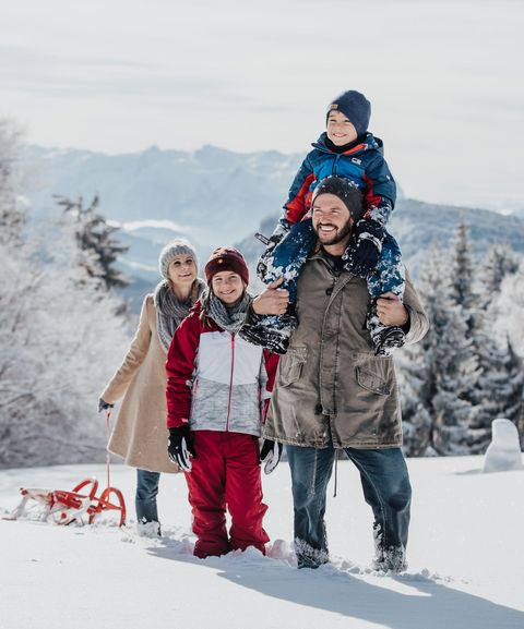 Familienspaziergang mit Rodel - Salzburger Land