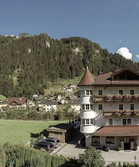 Hotel Aussenansicht Sommer | Hotel Großarl | 4 Sterne Hotel Bergzeit