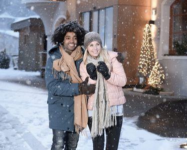 Paar im Schnee | Hotel Großarl | 4 Sterne Hotel Bergzeit